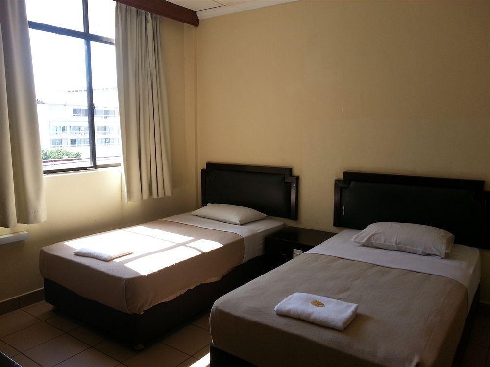 อีสคานดาร์ โฮเต็ล Motel โกตาคินาบาลู ภายนอก รูปภาพ
