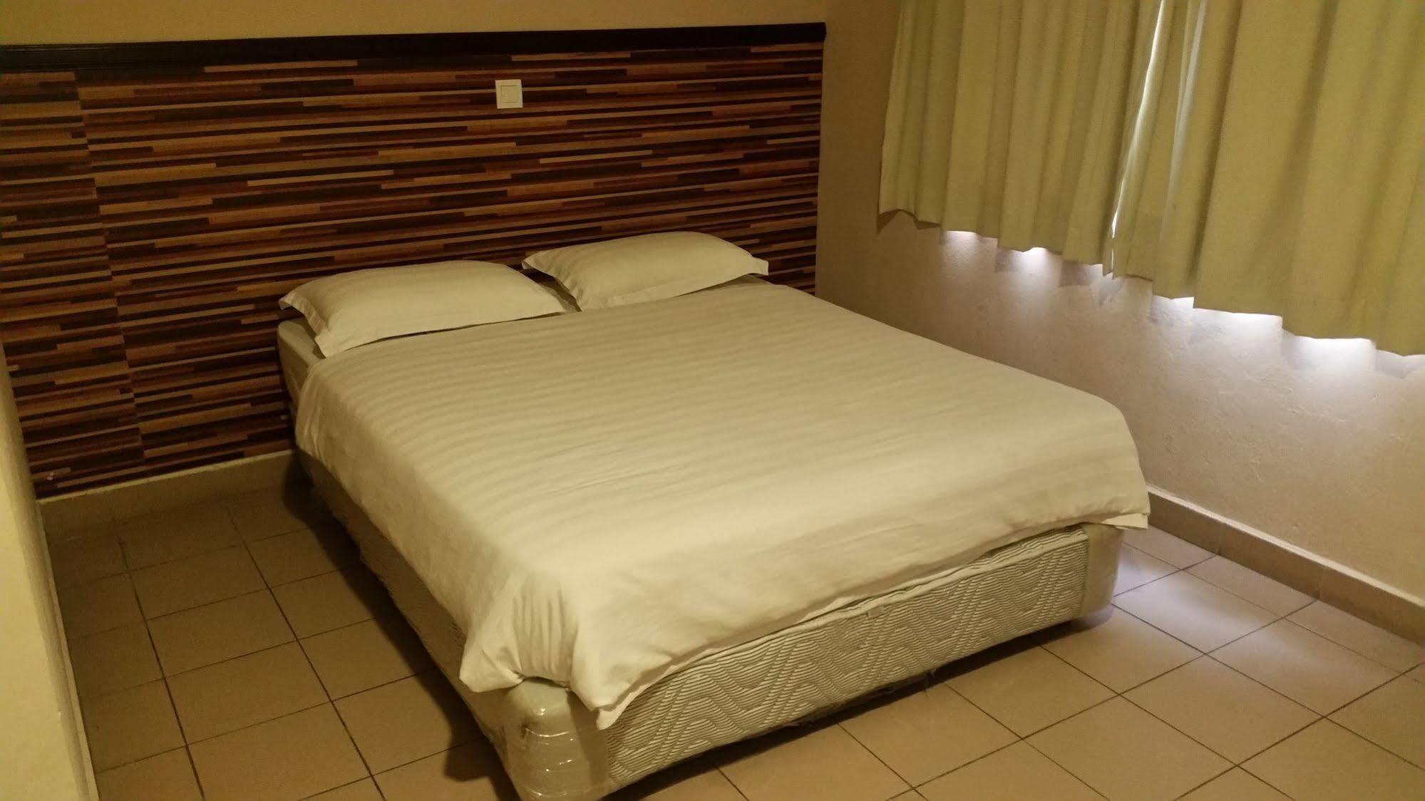 อีสคานดาร์ โฮเต็ล Motel โกตาคินาบาลู ภายนอก รูปภาพ