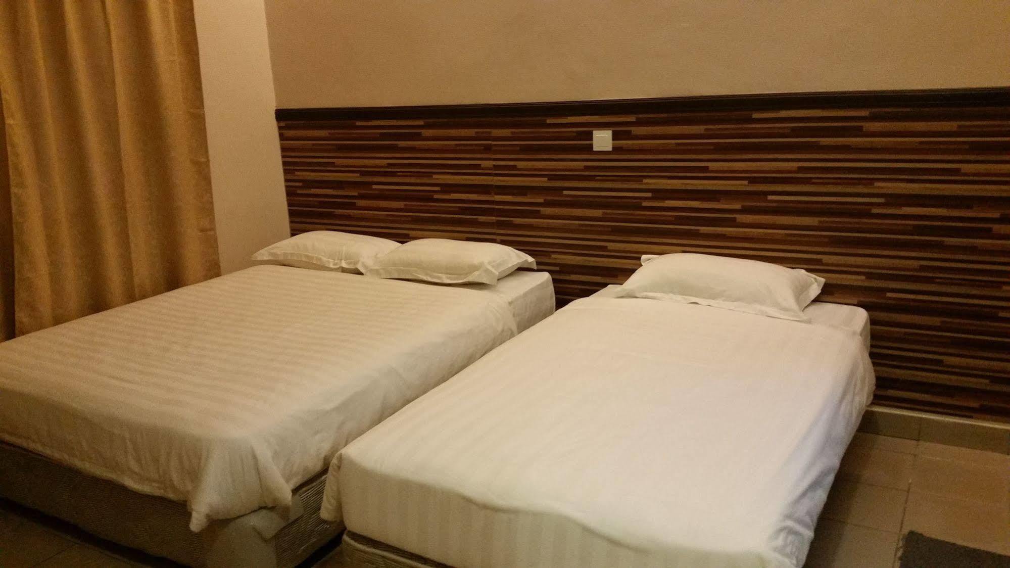 อีสคานดาร์ โฮเต็ล Motel โกตาคินาบาลู ภายนอก รูปภาพ